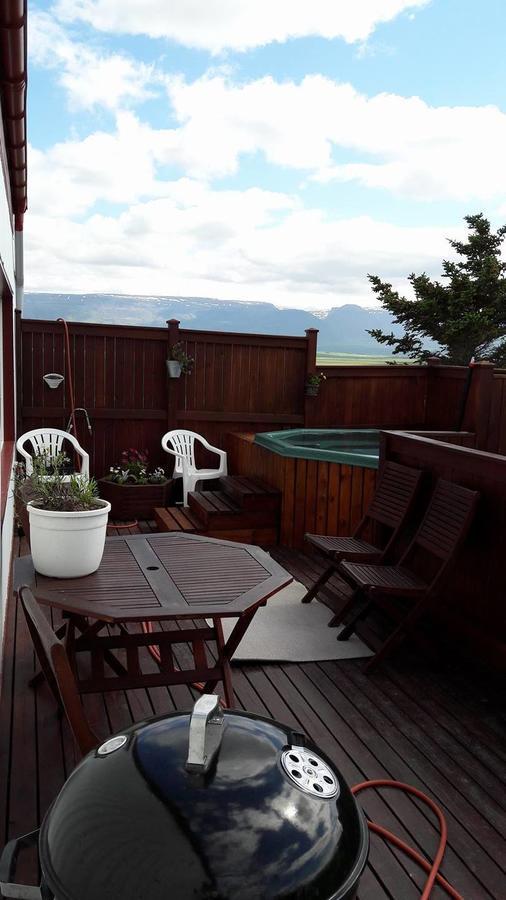 Glaesibaer Bed & Breakfast Reynistadur Exterior photo